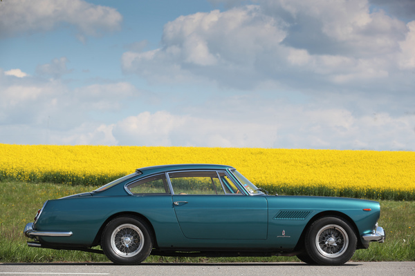 Ferrari 250 GT 2+2 (1962) - klassische Coupé-Silhouette