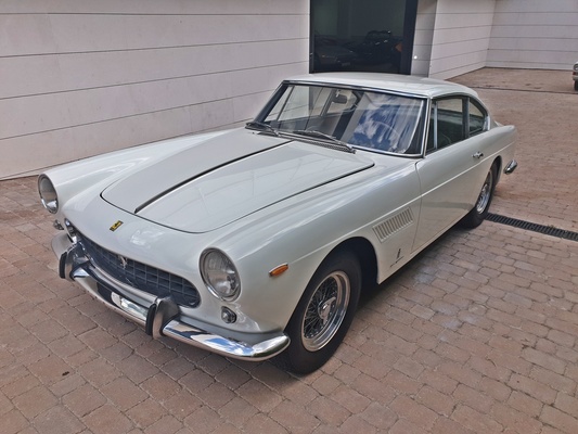 Ferrari 250 GT 2+2 von 1962 - angeboten von Catawiki bis zum 21. Juni 2020