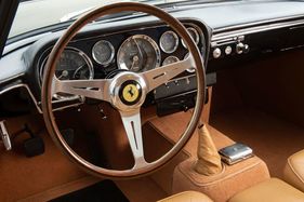 Ferrari 250 GT Berlinetta Pininfarina (1958) - Holzlenkrad mit polierten Speichen