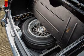 Ferrari 250 GT Berlinetta Pininfarina (1958) - Reserverad unter dem Kofferraumboden