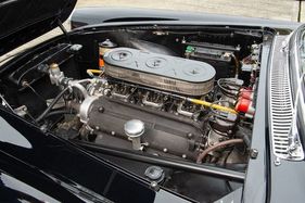 Ferrari 250 GT Berlinetta Pininfarina (1958) - der V12-Motor mit zwei obenliegenden Nockenwellen und drei Doppel-Fallstromvergaser Weber 36 DCL