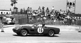 Ferrari 250 GT California LWB (1960) - Der Ferrari 250 GT California LWB von der Scuderia Serenissima bei den Esses Tribünen (12 Stunden von Sebring 1960)