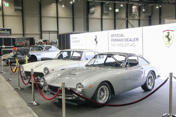 Ferrari 250 GT Lusso auf dem Stand von Niki Hasler - Swiss Classic World Luzern 2021