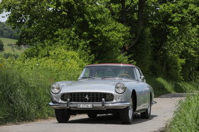 Ferrari 250 GT Pininfarina (1958) - zwei grosse Scheinwerfer müssen genügen