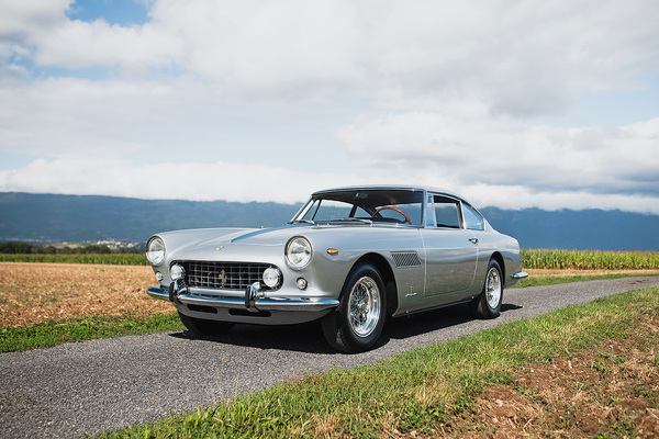 Ferrari 250 GTE 2+2 (1962) - 1963 Ferrari 250 GTE 2+2 - als Lot 127 an der Oldtimer Galerie Toffen Versteigerung von Gstaad am 29. Dezember 2024