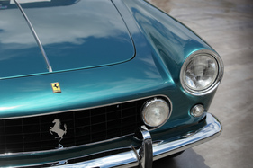 Ferrari 250 GTE Series 2 (1962) - in ungewöhnlicher Farbe - an der Dolder-Versteigerung der Oldtimer Galerie am 11. Juni 2016