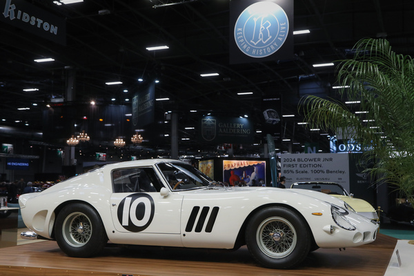 Ferrari 250 GTO (1962) - der beürhmte Coombs/Hill/Parkes/Sears-Wagen - gezeigt von Kidston - Rétromobile Paris 2024