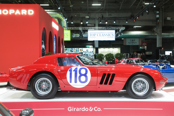 Bild Ferrari 250 GTO (1963) - eine späte Variante auf dem Stand von Girardo & Co - Rétromobile Paris 2024