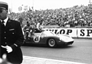 Ferrari 250P (1963) in Le Mans 1963 - Die Gesamtsieger Bandini/Scarfiotti auf Ihrer Ehrenrunde