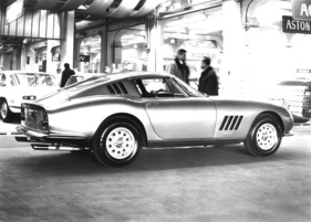 Ferrari 275 GTB (1965) - Nachfolger der bekannten 250 GT Berlinetta mit Karosserie von Pininfarina - Genfer Automobilsalon 1965