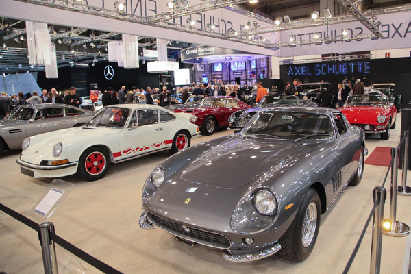 Ferrari 275 GTB und Porsche 911 Carrera RS bei Axel Schuette - gesehen an der Techno Classica 2016