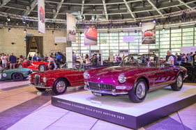 Ferrari 275 GTS (1965) - Lot 213 an der Broad Arrow The Concorso d’Eleganza Villa d’Este Auction 2025