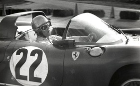 Ferrari 275 P (1964) - Gesamtsieger Mike Parkes im Ferrari 275 P (12 Stunden von Sebring 1964)