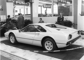 Ferrari 308 GTB (1976) - Präsentation am Genfer Automobilsalon 1976