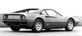 Ferrari 308 GTB (1976) - der Fahrzeugkörper erinnert an zwei Muschelhälften
