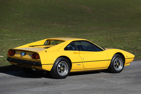 Ferrari 308 GTB (1976) - die in die hintere Stossstange integrierten Rückfahrscheinwerfer hatten nur die Vetroresina-Modelle Ferrari 308 GTB (1976) - die in die hintere Stossstange integrierten Rückfahrscheinwerfer hatten nur die Vetroresina-Modelle