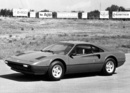 Ferrari 308 GTB (1976) - draussen auf der Rennstrecke - von schräg vorne rechts gesehen