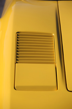 Ferrari 308 GTB (1976) - formschöne Unterbringung der Frontscheinwerfer