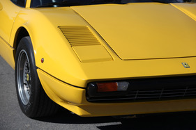 Ferrari 308 GTB (1976) - nur mit ausgefahrenen Scheinwerfern leuchtete die Lichthupe