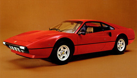 Ferrari 308 GTB (1976) - rot wurde er besonders häufig bestellt - Abbildung aus dem Verkaufsprospekt