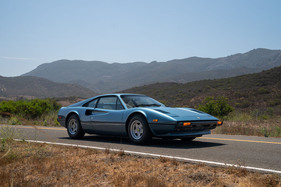 Ferrari 308 GTB (1977) - als Lot 270 an der RM/Sotheby's Monterey Versteigerung vom 12. bis 14. August 2021