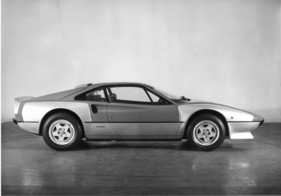 Ferrari 308 GTB Millechiodi (1977) - der erste 308 mit Dachspoiler - Einzelstück von Pininfarina