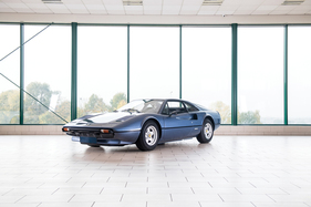 Ferrari 308 GTB 'Vetroresina' (1976) - als Lot 111 an der RM/Sotheby's Versteigerung in Paris am 7. Februar 2018