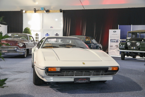 Ferrari 308 GTBi (1982) - als Lot 102 an der Versteigerung der Oldtimer Galerie in Gstaad am 29. Dezember 2022