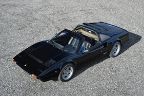 Ferrari 308 GTS Quattrovalvole (1984) - gemeldet als Lot 153 für Versteigerung der Oldtimer Galerie Toffen vom 17. Oktober 2020