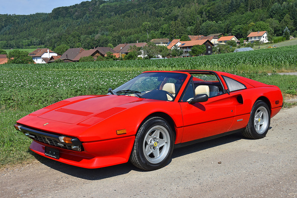 Bild: Ferrari 308 GTS Quattrovalvole (1985) - als Lot 63 an der Versteigerung der Oldtimer Galerie in Toffen am 28. März 2020