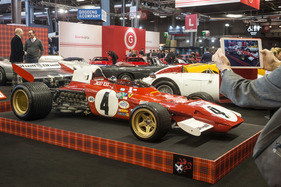 Ferrari 312 B3 (1971) - wurde gerne und viel fotografiert, mit allen Arten von Kameras - Rétromobile Paris 2020