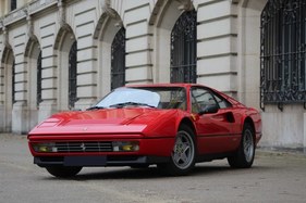 Ferrari 328 GTB (1987) - als Lot 138 angeboten an der Versteigerung von Artcurial an der Rétromobile Paris am 7. Februar 2020