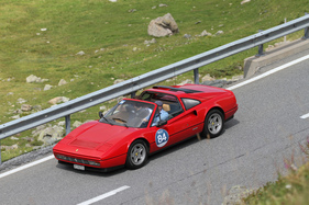 Ferrari 328 GTS (1986) - bei der Überquerung des Flüelapasses an der Passione Engadina 2019