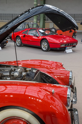 Ferrari 328 GTS (1988) - als Lot 396 an der Bonhams Versteigerung "Les grandes marques du monde au Grand Palais" in Paris 2017