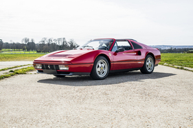 Ferrari 328 GTS (1989) - als Lot 111 angeboten an der RM/Sotheby's Villa Erba Versteigerung am 20. Mai 2023