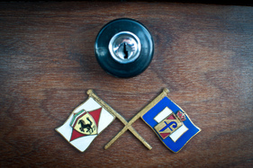 Ferrari 330 GT (1967) - Ferrari- und Pininfarina-Flaggen (1967)