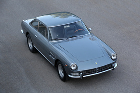 Ferrari 330 GT (1967) - Karosserie ohne Firlefanz