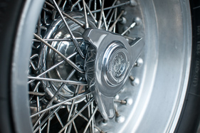 Ferrari 330 GT (1967) - Zentralnaben und Flügelmuttern