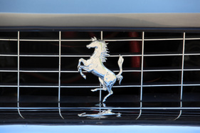 Ferrari 330 GT (1967) - das Pferdchen auf dem Kühlergrill