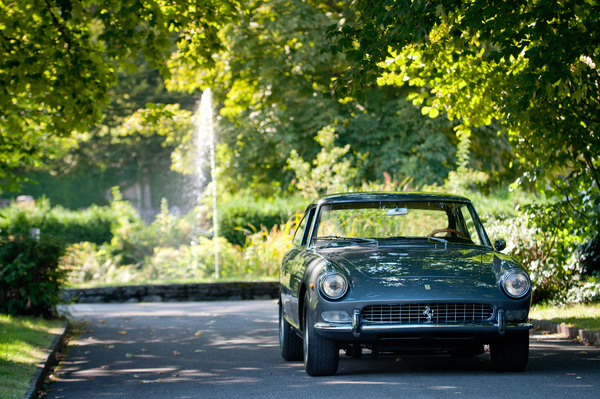 Ferrari 330 GT (1967) - die einzelnen Frontlampen wirkten sehr viel zierlicher als die Doppelscheinwerfer des direkten Vorgängers