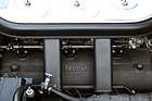 Ferrari 330 GT (1967) - mit drei Fallstrom-Doppelvergasern Weber 40 DFi
