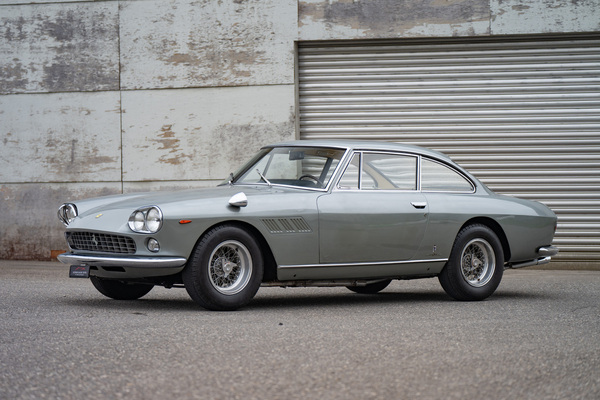 Bild: Ferrari 330 GT 2+2 Series 1 (1964) - als 23 an der Swiss Classic World Versteigerung 2026 der Oldtimer Galerie