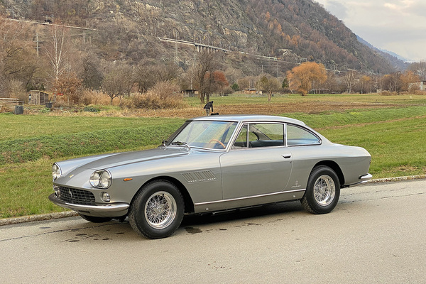 Ferrari 330 GT 2+2 Series 1 (1964) - als Lot 118 an der Versteigerung der Oldtimer Galerie in Gstaad am 29. Dezember 2022