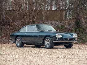 Ferrari 330 GT 2+2 'Series 1' Interim (1965) - Lot 145 an der Bonhams Versteigerung "Les Grandes Marques du Monde à Paris" am 1. Februar 2024