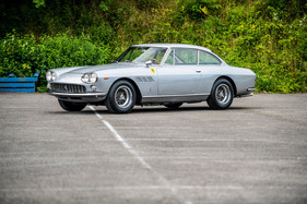 Ferrari 330 GT 2+2 Series 1 by Pininfarina (1965) - als Lot 129 angeboten an der RM/Sotheby's "Open Roads, The European Summer" Auction 2020