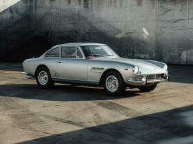 Ferrari 330 GT 2+2 Series 2 Coupé (1966) - als Lot 145 angeboten an der Bonhams Zoute Versteigerung am 9. Oktober 2022