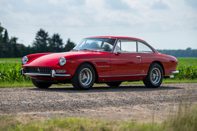 Ferrari 330 GT 2+2 Series II (1966) - als Lot 206 an der RM/Sotheby's Monterey Versteigerung vom 12. bis 14. August 2021