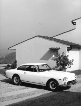 Ferrari 330 GT Coupé 2+2 (1965) - einmal mehr ein Pininfarina-Entwurf, aus der Hand von Tom Tjaarda