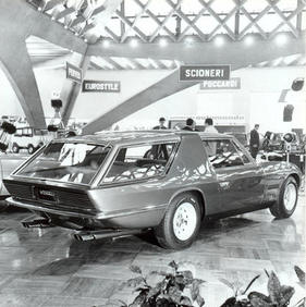 Ferrari 330 GT Shooting Brake (1965) - kurz nach dem Aufbau auf dem Stand von Vignale am Turiner Autosalon von 1968
