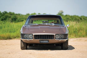 Ferrari 330 GT Shooting Brake (1965) - viereckiger Kühlergrill